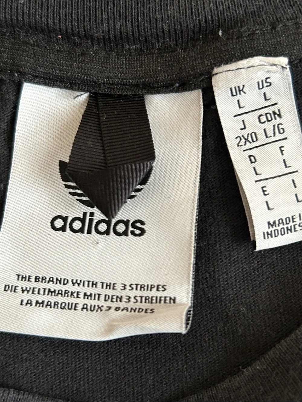 Adidas Men’s Originals Adventures Graphic Daffodil Black/Yellow Tee. Size Large.